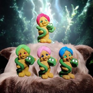 Мишка со змейкой