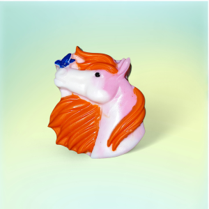 Лошадь с бабочкой